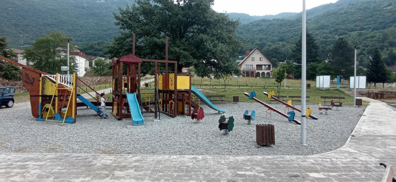 Apartment Holiday Lake - Piva 2022 플루지네 외부 사진